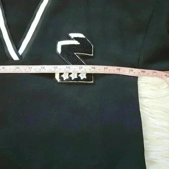 Zara Varsity Patch Black v-neck long sleeve shirt Dress size xs - Picture 4 of 12